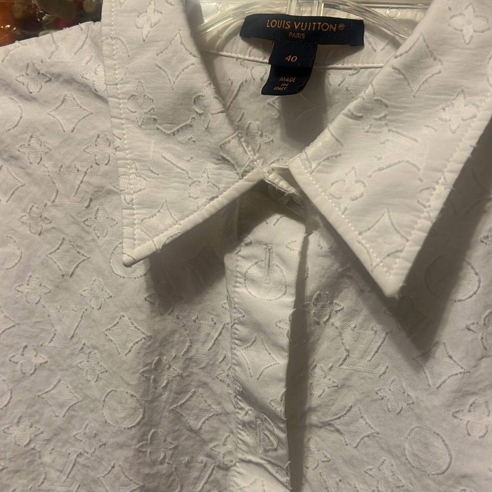 Louis Vuitton Icon Long Sleeved Fitted Shirt. White Monogram. Size 40. Like new - Picture 7 of 9